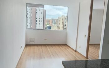 ¡Arriendo Apartaestudio Iluminado con Parqueadero y Ascensor