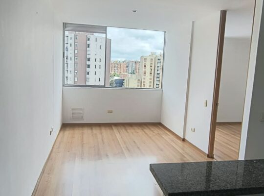 ¡Arriendo Apartaestudio Iluminado con Parqueadero y Ascensor